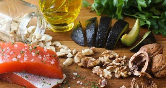 Ungesättigte Fette, die in Olivenöl, Erdnüssen und Lachs enthalten sind, stärken die Intelligenz