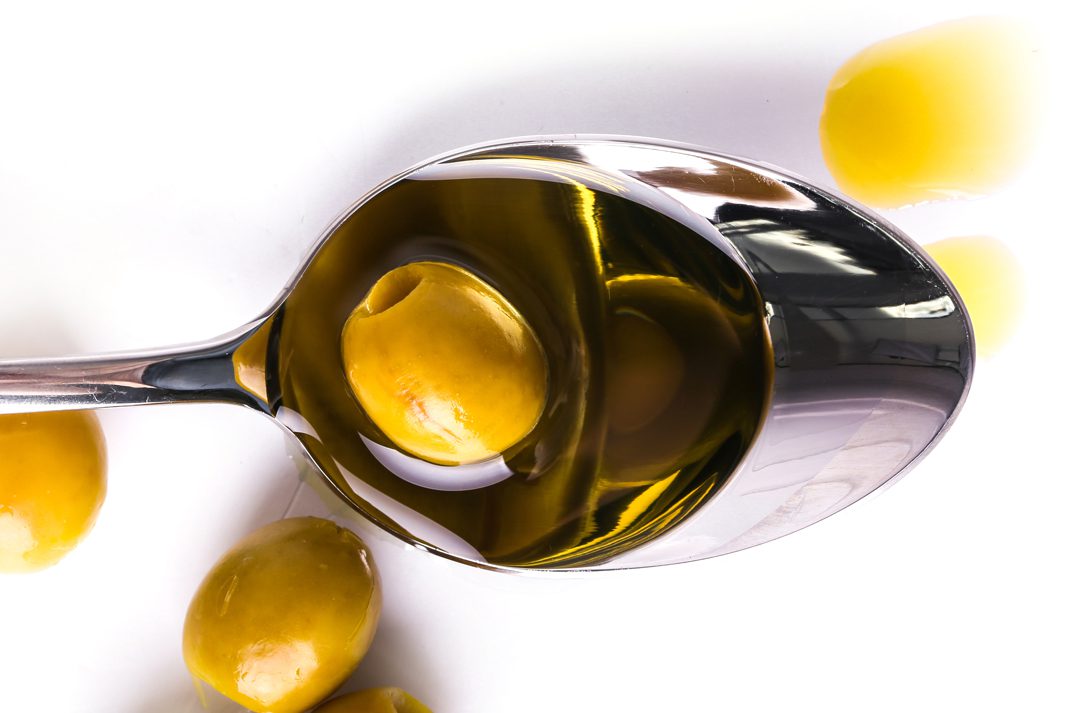 Ist Olivenöl gut für Sie oder schlecht für Sie? Sollten Sie es als Nahrungsergänzungsmittel einnehmen?