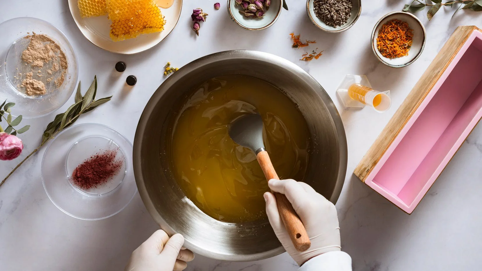 Рецепт натурального мыла с оливковым маслом, как приготовить?